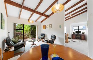 1/11 Woodhall Road, Epsom