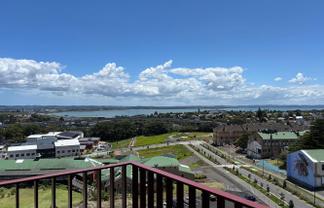 902/2B Te Ara Taurapa, Point Chevalier
