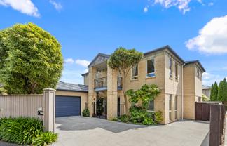 137 Centaurus Road, Saint Martins