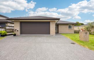 37 Riverglade Parkway, Te Atatu South