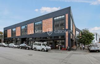 PREMIUM PARNELL CHARACTER OFFICE