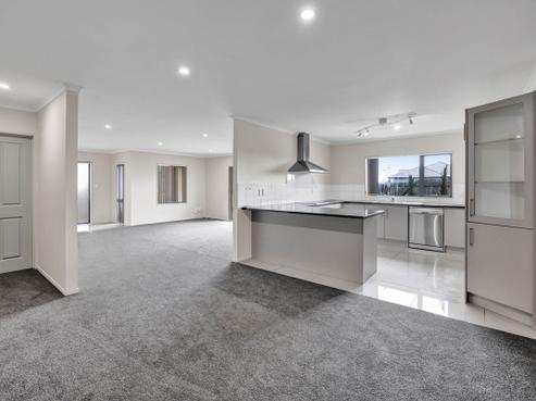 8 County Drive, Hawera
