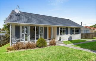 9 Amorino Drive, Red Beach