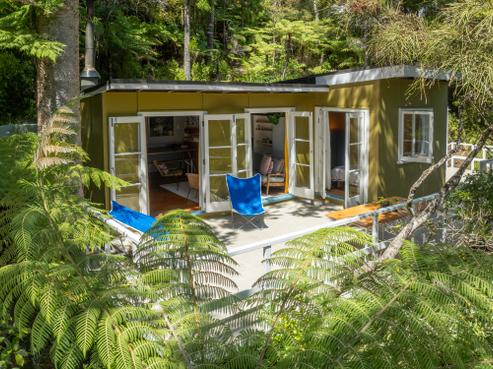 103 Lone Kauri Road, Karekare