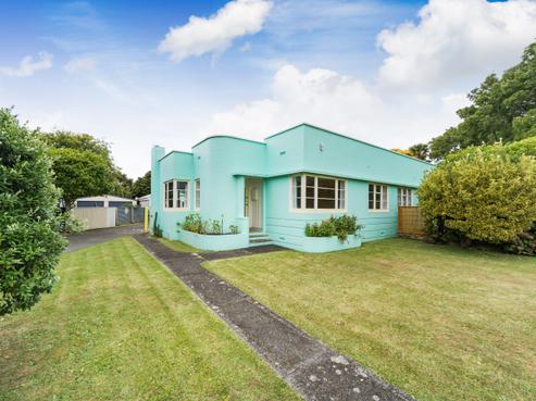 11 Savage Crescent, West End