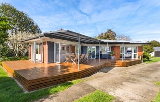 18 Hill Crescent, Papakura