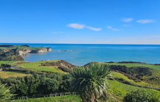 2/8 White Cliff Bay, Urenui