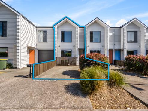 65 Glidepath Road, Hobsonville