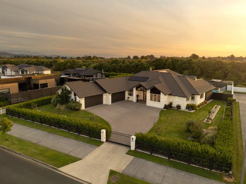 19 Mike Smith Drive, Cambridge