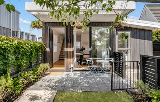 1/4 Glen Atkinson Street, St Heliers