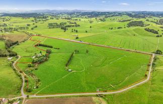 6496 State Highway 1, Pakaraka