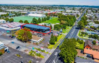 SPLIT RISK INVESTMENT ON LINCOLN ROAD

