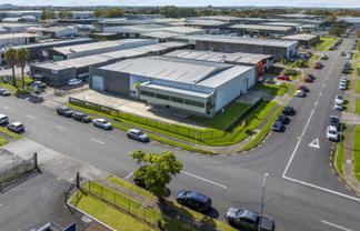 Corner site with dual access - 1,556sqm