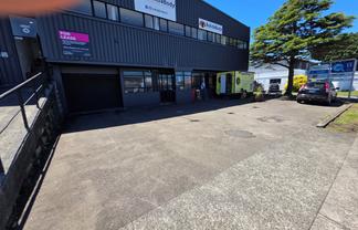 Ground floor Warehouse cost-effective