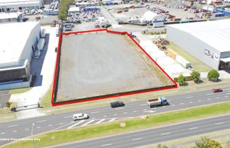 SECURE 5,000M² YARD
