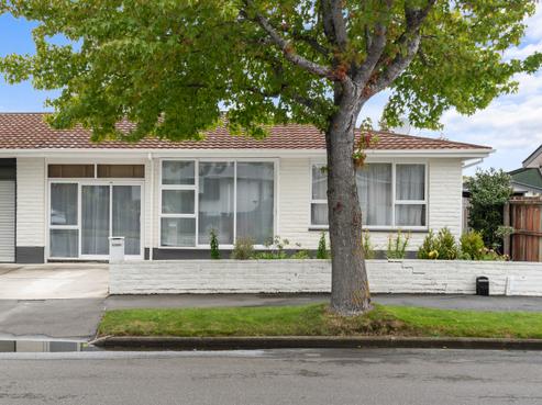 1/6 Valerie Place, Redwood