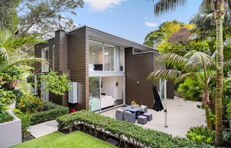 40 Golf Road, Epsom