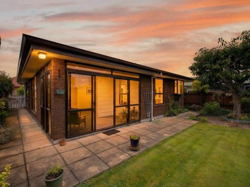2/58A Daniels Road, Redwood
