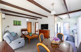 4/1009A Tomoana Road, Mahora