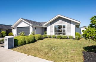 8 Oakdale Grove, Richmond