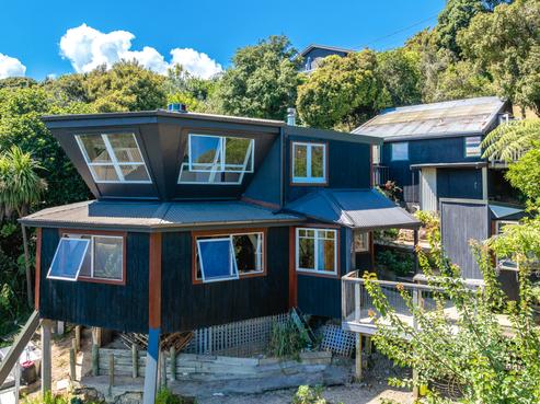 11 Pacific Parade, Surfdale