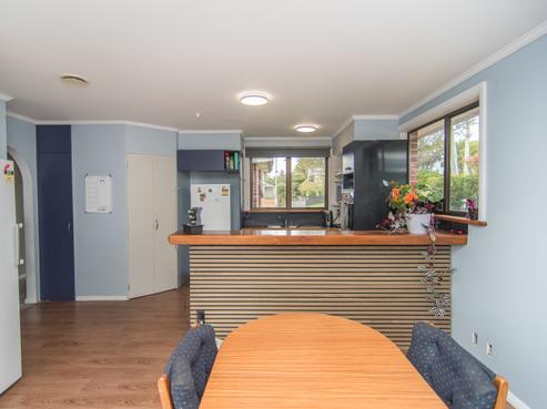70 Old North Road, Marchwiel