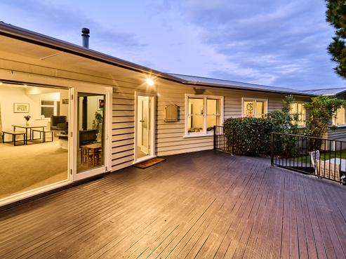 13 Saint Edmund Crescent, Tawa