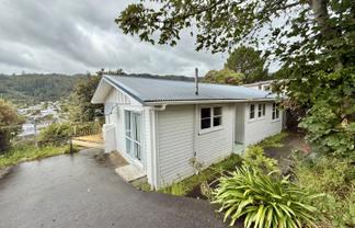 17 Amundsen Grove, Stokes Valley