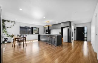 15 Opouatu Avenue, Glenbrook