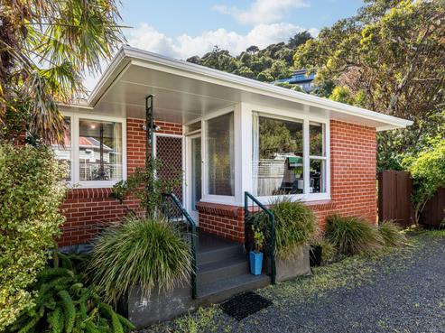 2/159 Muritai Road, Eastbourne