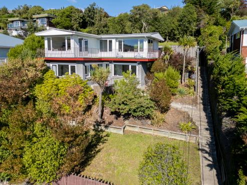 2 Aotea Terrace, Huntsbury