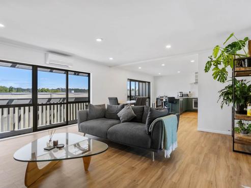 15/18 Airborne Road, Rosedale