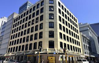 Versatile half floor in great location