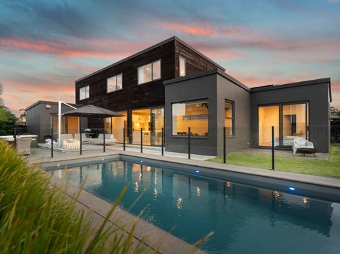 32 Defender Crescent, Beachlands
