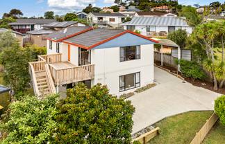 2/2 Grenadine Place, Unsworth Heights