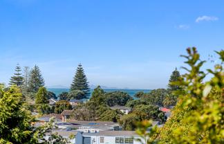 8a Orewa Heights Crescent, Orewa