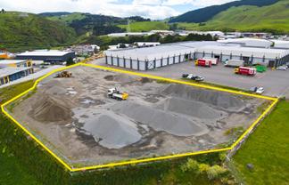 Big Yard in a Strategic Location