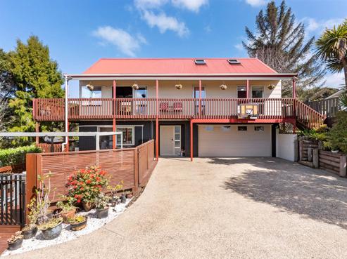14 Longfellow Parade, Titirangi