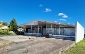 Commercial building in central location