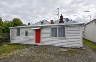 2/144 High Street North , Carterton