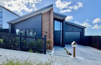 90 Huanui Drive, Orewa