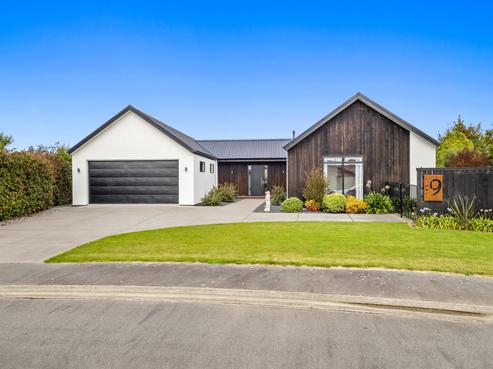 9 Penbury Close, Huntingdon/Lake Hood