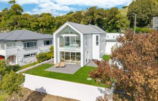 2/1 The Brae, Mount Pleasant