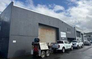 Simple, Versatile Warehouse Space