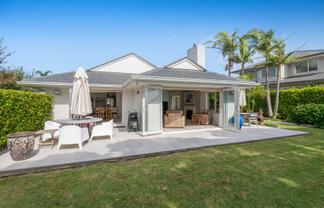 11 Elgin Place, Red Beach