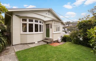 16 Butt Street, Brooklyn