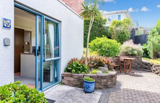 25A Punga Grove Avenue, Riverside