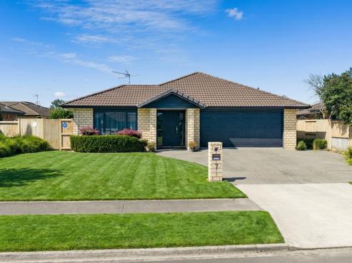 7 Whitney Place, Rototuna North