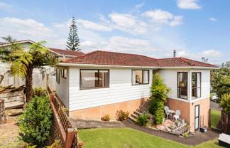 6 Adam Sunde Place, Glen Eden