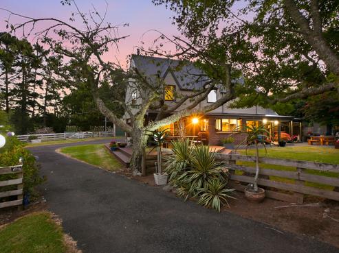 17 Ridgewood Drive, Frankleigh Park